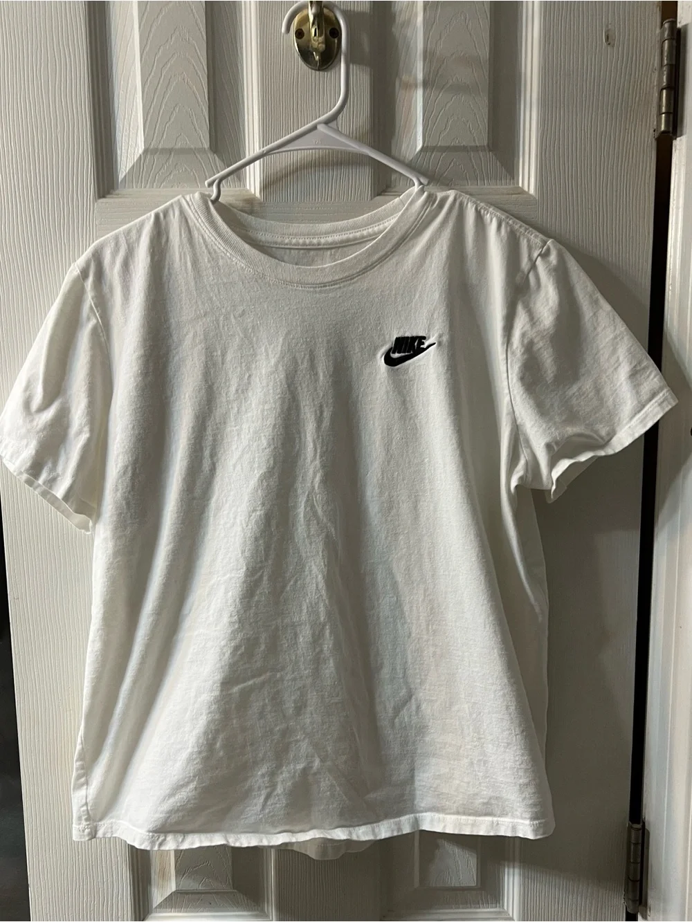 Nike Boys Large White Short Sleeve Tee with Black Logo